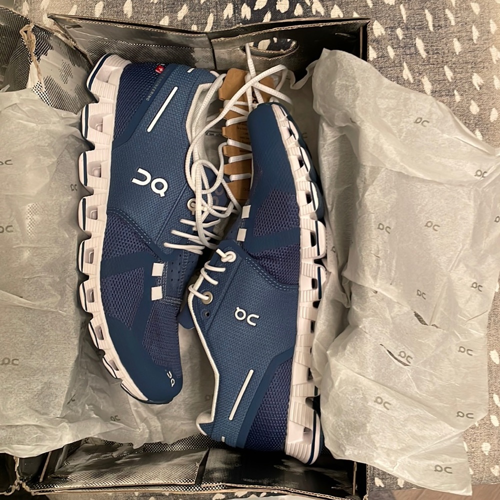 Brand New On Running Shoes Women’s Size 6, beautiful blue.